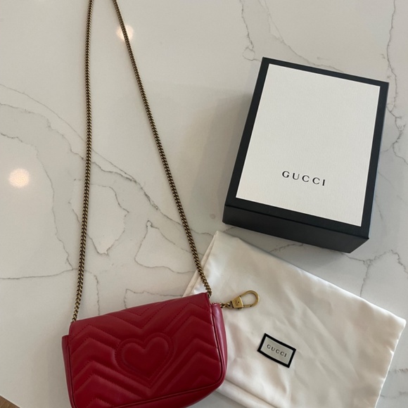 Gucci GG MARMONT MATELASSE SUPER MINI BAG - Picture 2 of 6